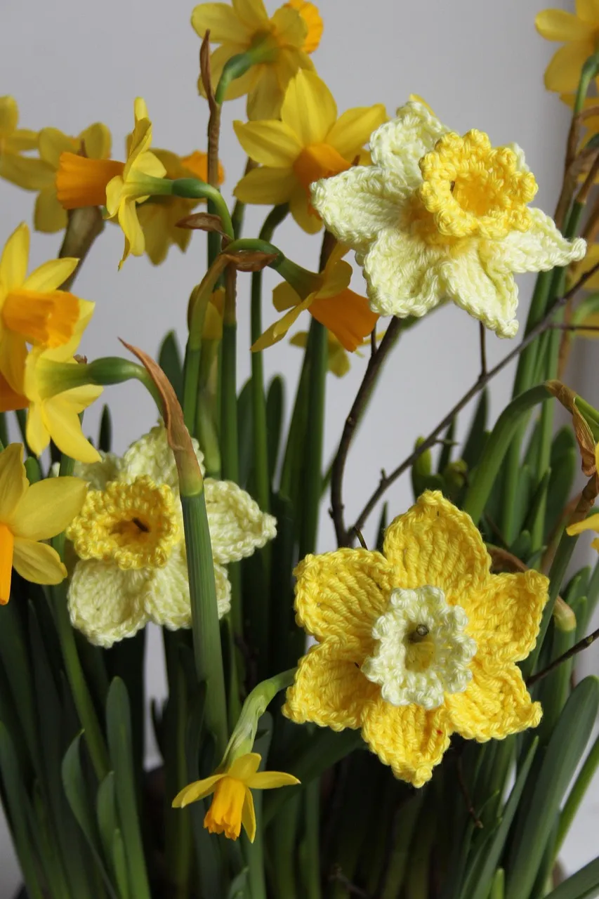 how to use crochet flowers on your scrapbook page;crochet flower scrapbook layouts; crochet flower page inspiration; using crochet flowers on layouts; yarn flower scrapbook embellishments; document memories using crochet flowers;