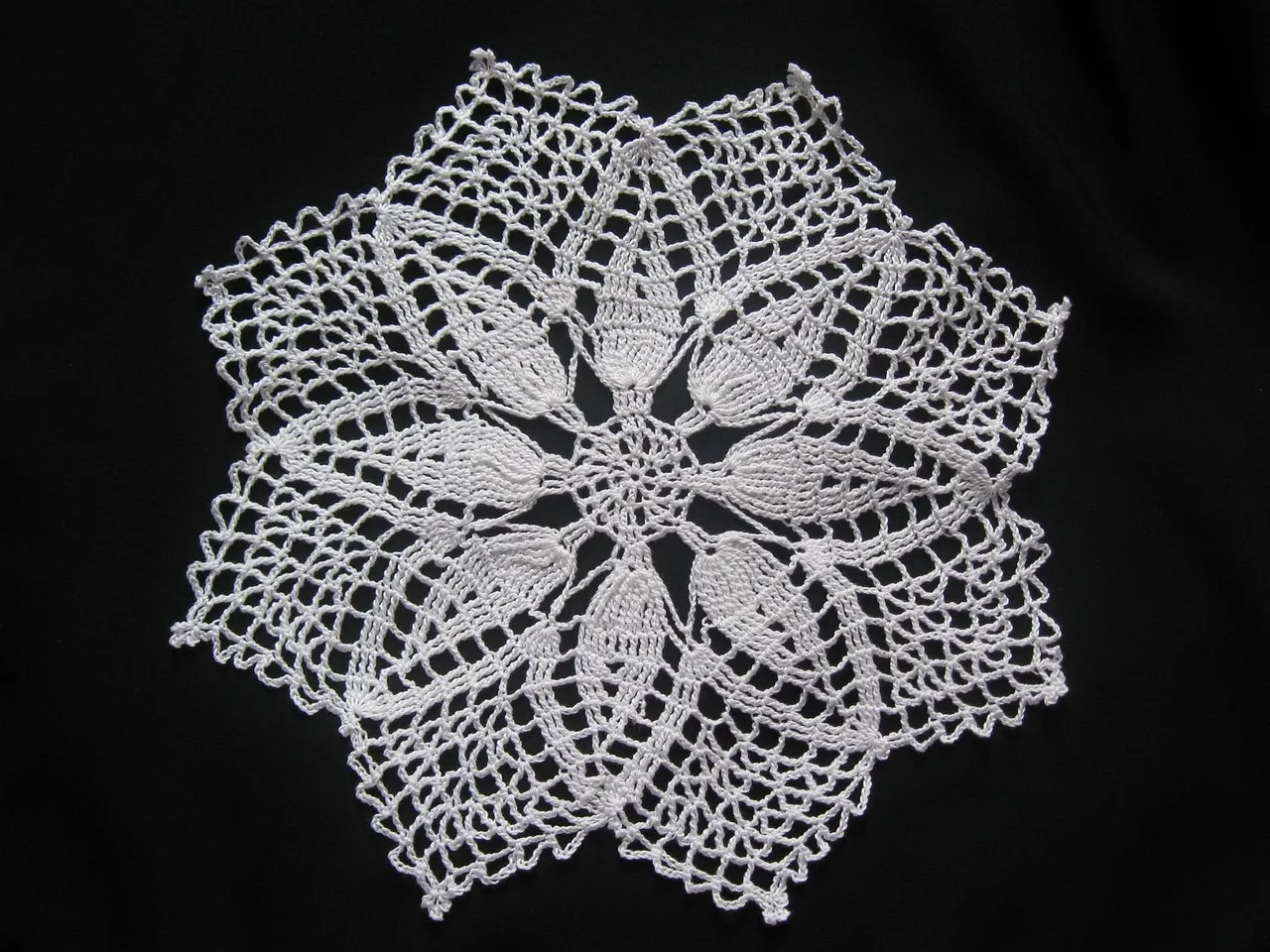 how to use crochet flowers on your scrapbook page;crochet flower scrapbook layouts; crochet flower page inspiration; using crochet flowers on layouts; yarn flower scrapbook embellishments; document memories using crochet flowers;