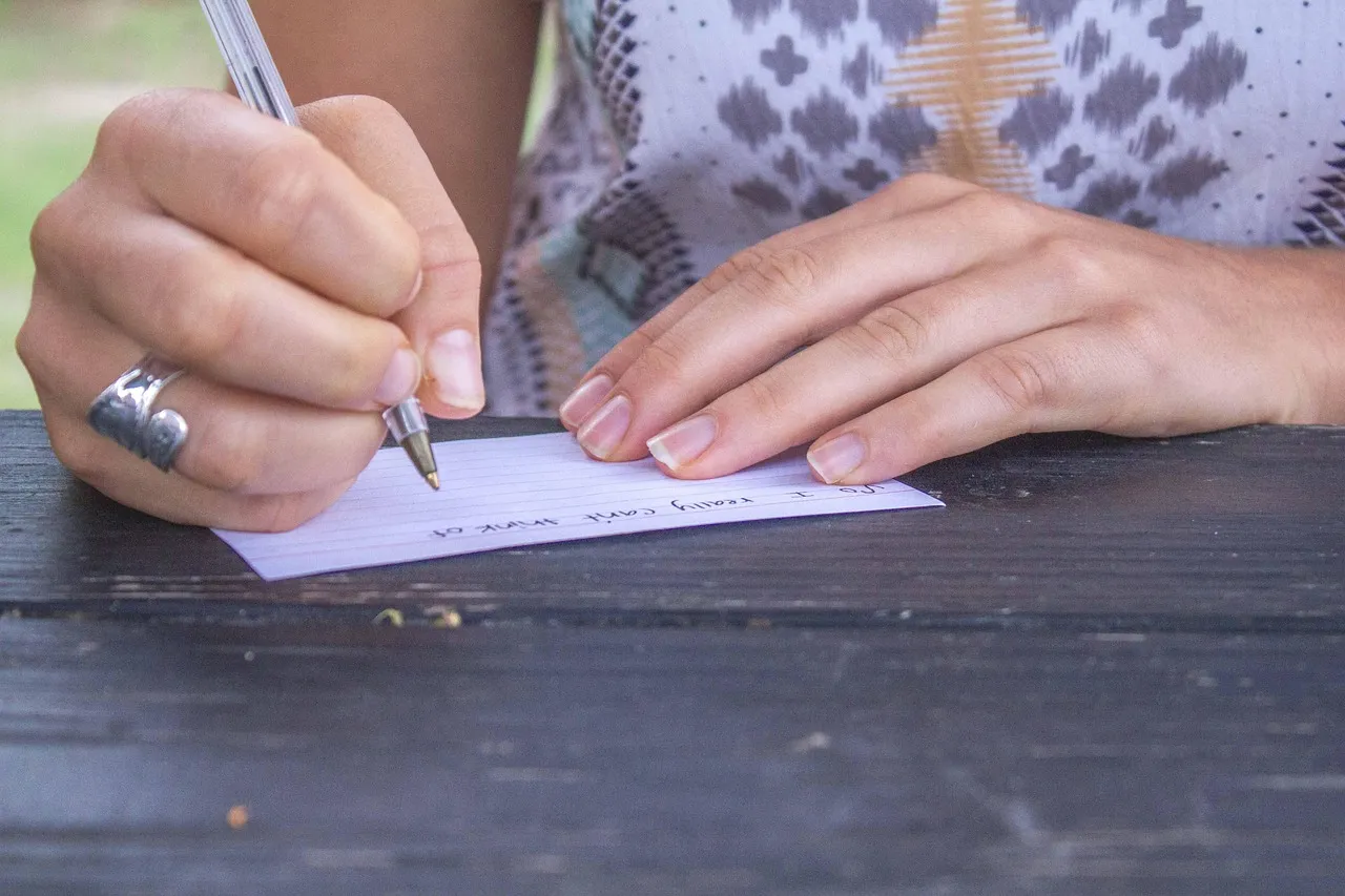 how to use doodles on your scrapbook page;doodle scrapbook layouts; doodle page inspiration; doodling on layouts; doodle pages; document using doodles;