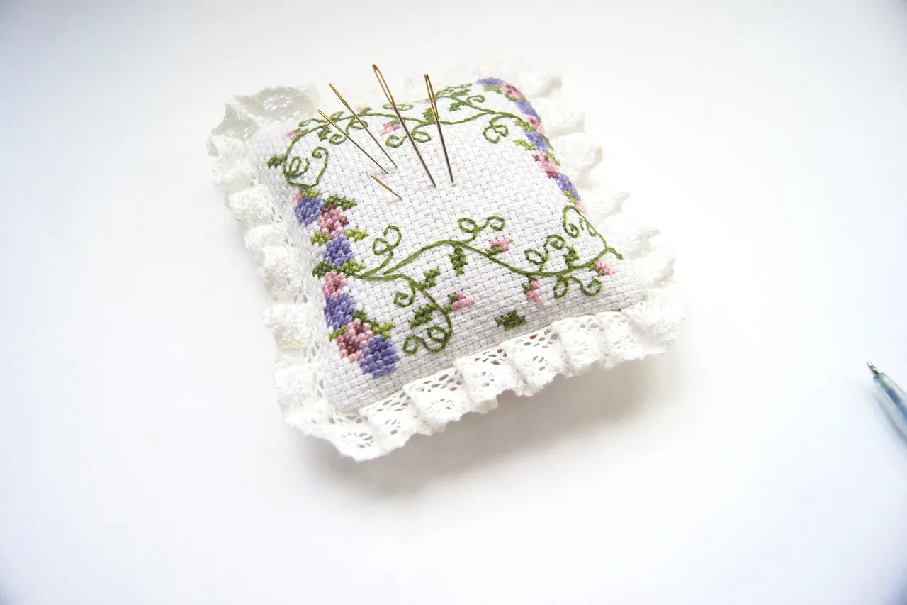 how to use Cross-stitch embroidery on your scrapbook page; Cross-stitch embroidery scrapbook layouts; Cross-stitch embroidery page inspiration; using Cross-stitch embroidery on layouts; Cross-stitch embroidery scrapbook embellishments; document memories using Cross-stitch embroidery;